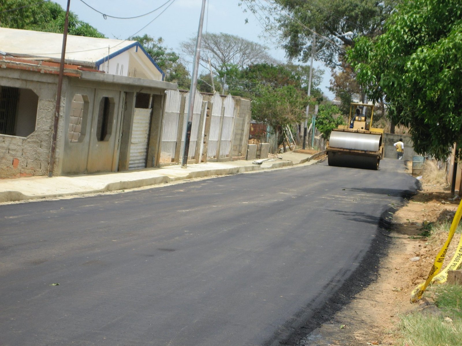 Vía asfaltada terminada