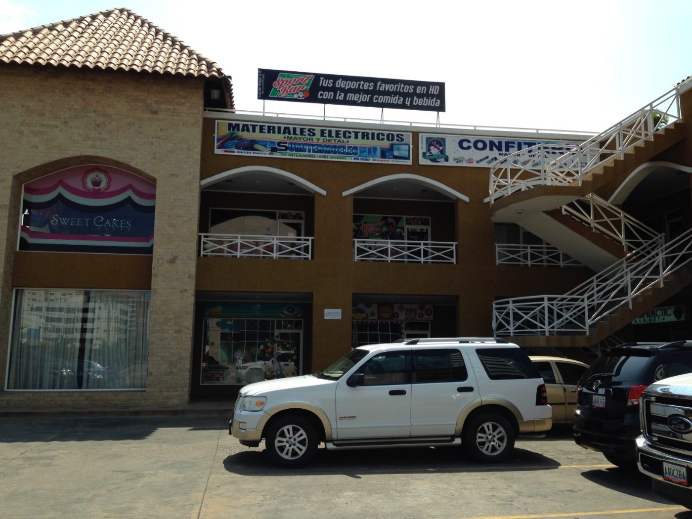 Centro comercial terminado