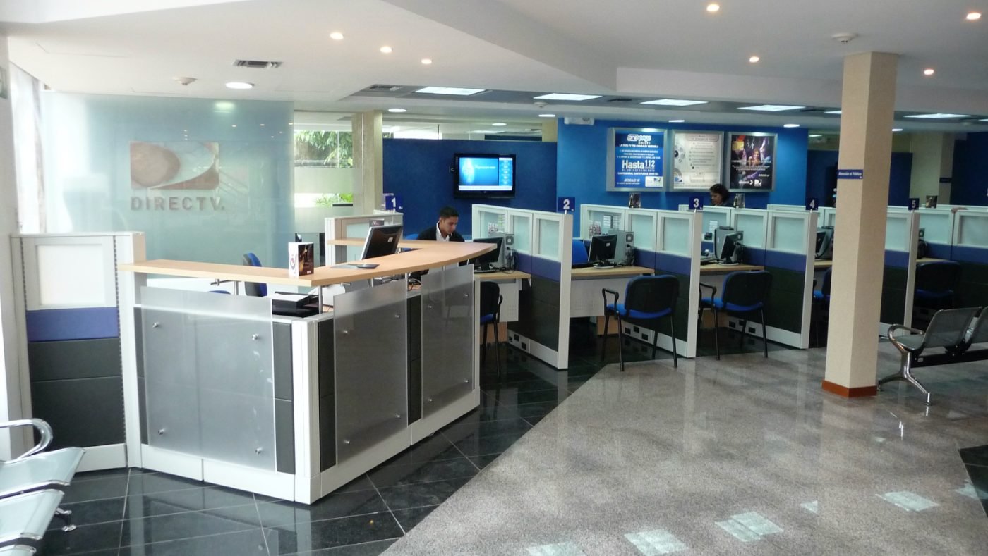 Interior de oficina comercial terminada